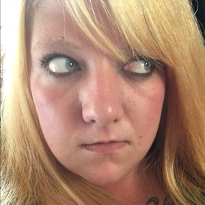 Meet your Posher, Larissa